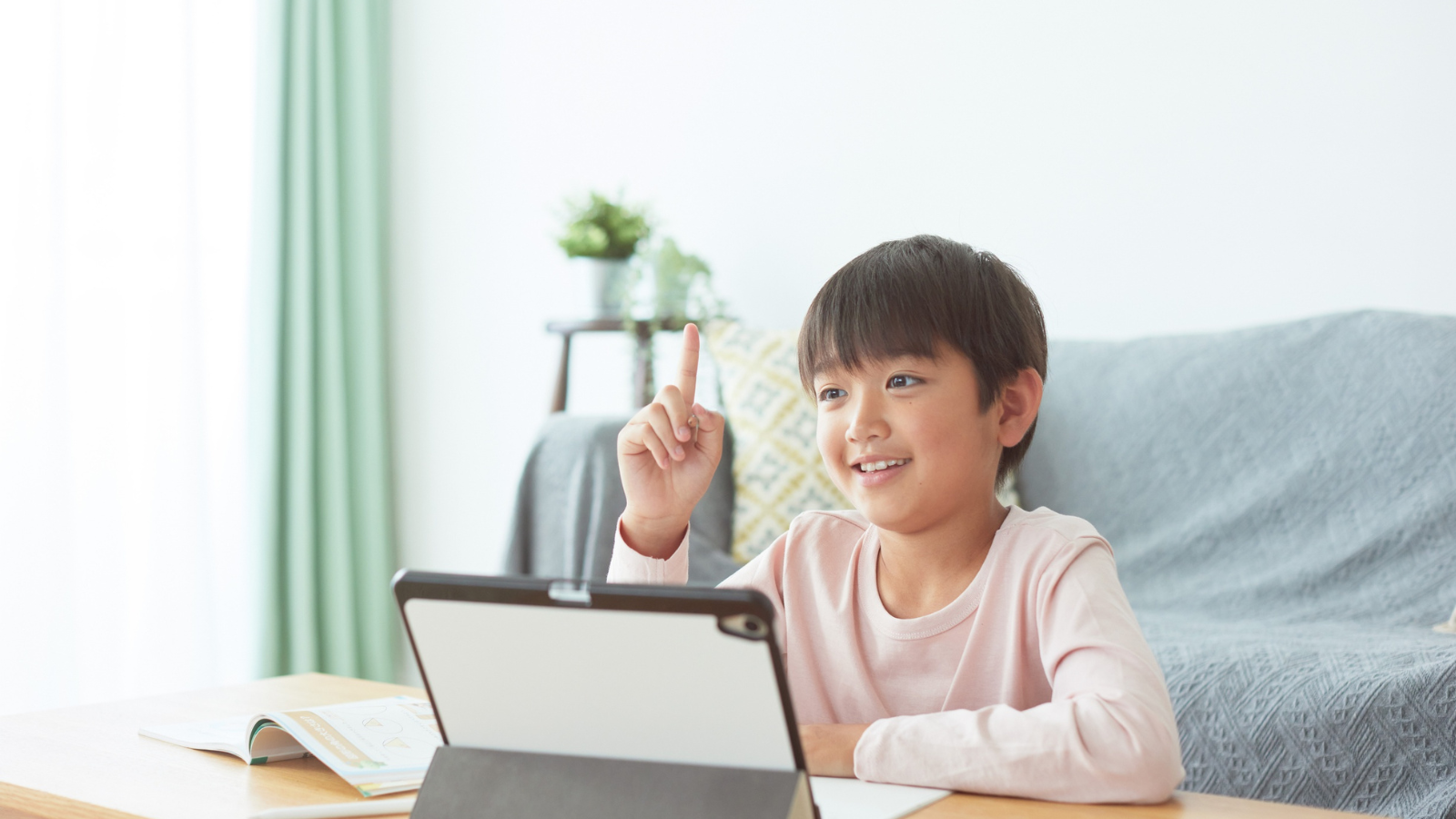 10 Signs Your Child Needs an Online Tutor